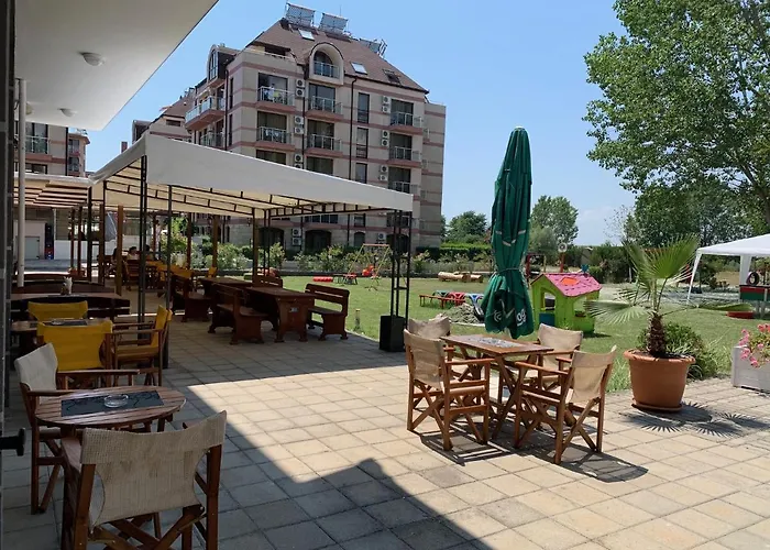 And In Cote D'azure Apartment