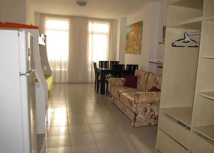 And In Cote D'azure Apartment