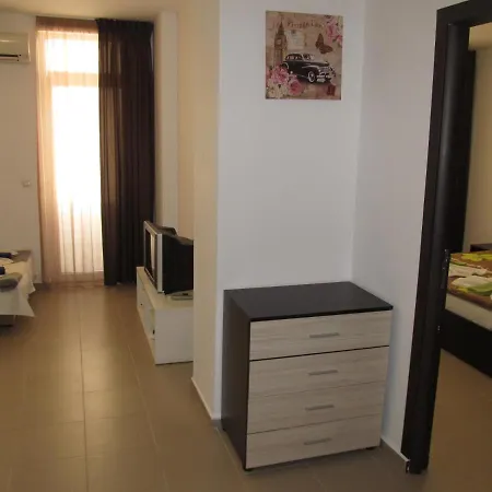 And In Cote D'azure Daire *